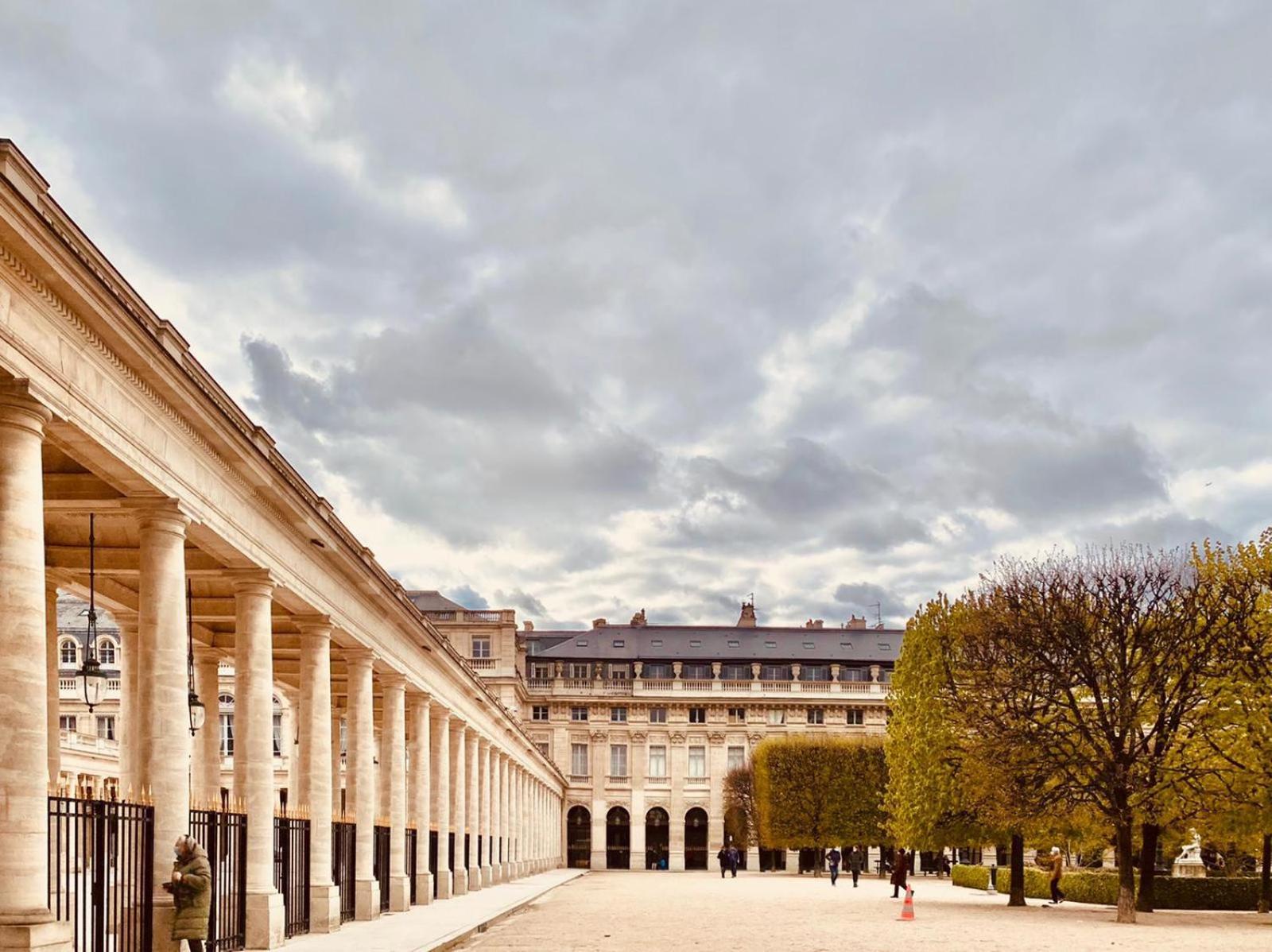 115 - Urban Vuitton Saint Denis Apartment Paris Bagian luar foto